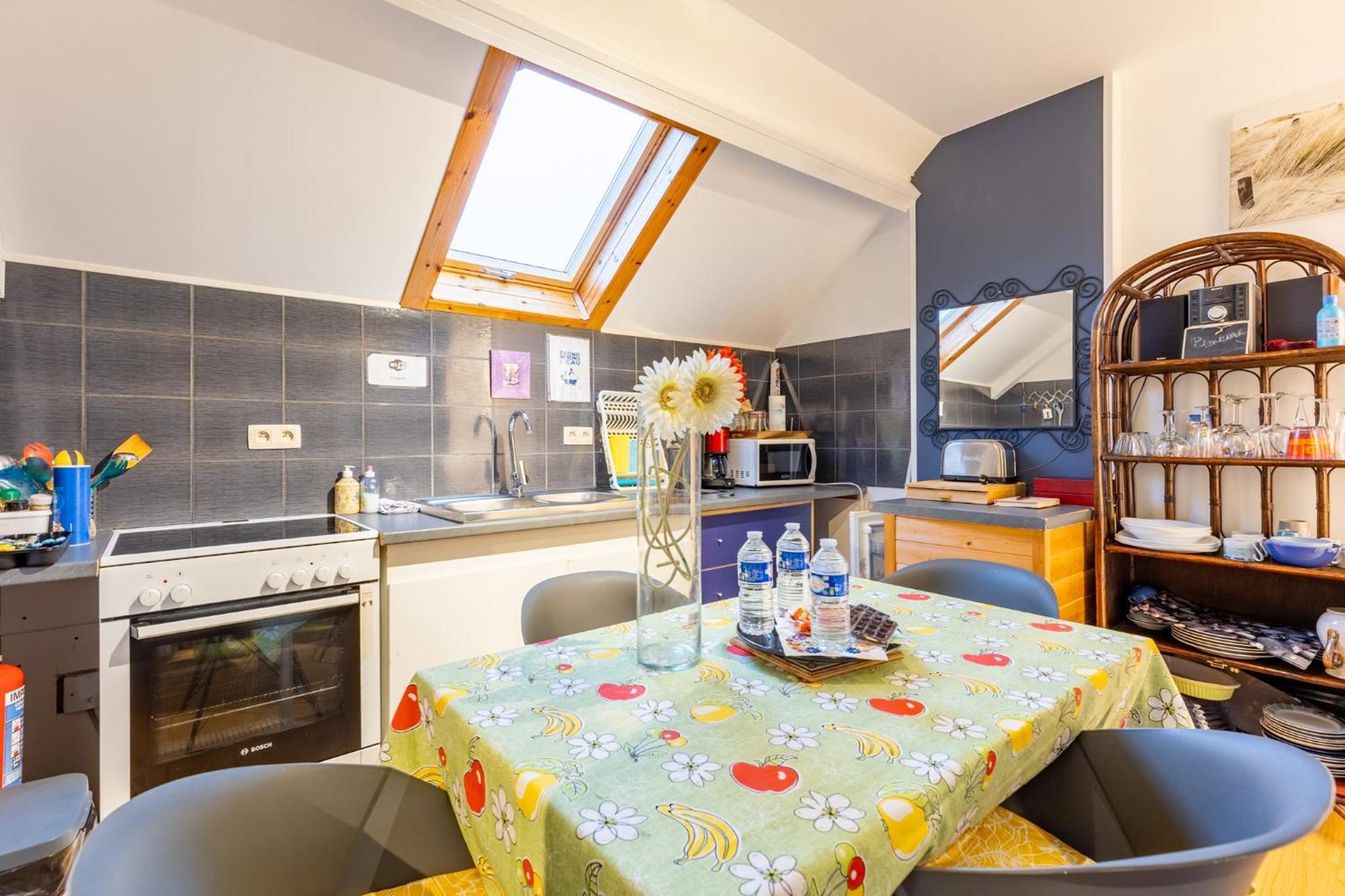 Claire De Meuse Cozy Detox With River And Hills Apartment *
